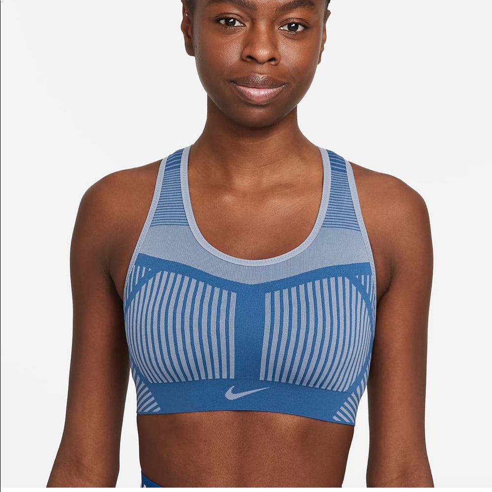 Nike FE/NOM FlyKnit Bra M Pink